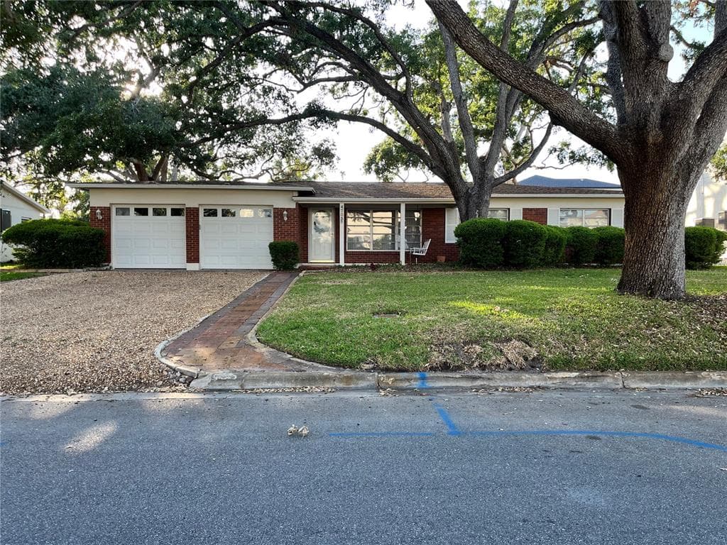 4703 W LOWELL AVENUE TAMPA, FL 33629