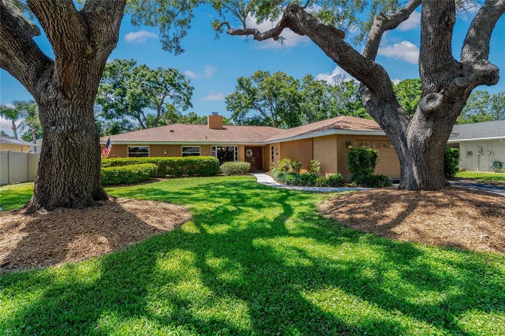 785 HICKORY LANE PALM HARBOR, FL 34683
