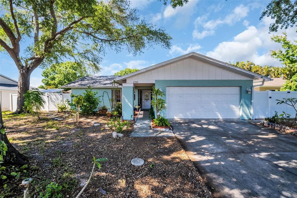 2366 COVINGTON DRIVE CLEARWATER, FL 33763