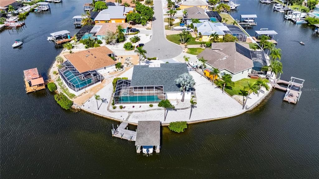 927 GOLF ISLAND DRIVE APOLLO BEACH, FL 33572