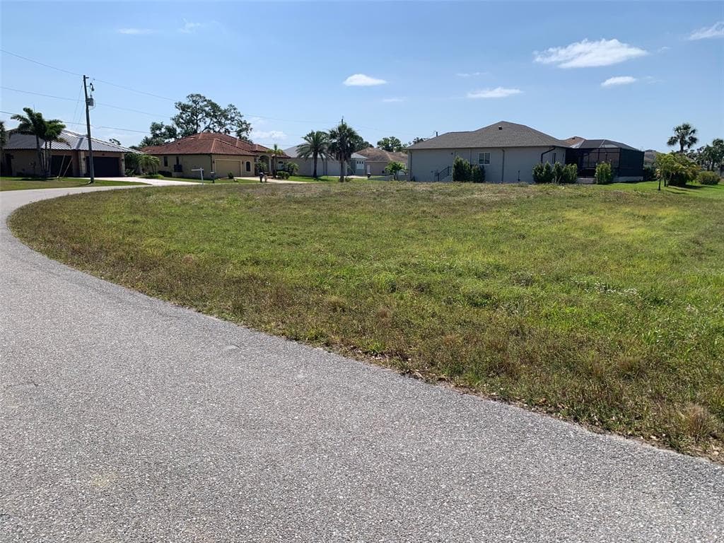 28 TEE VIEW ROAD ROTONDA WEST, FL 33947