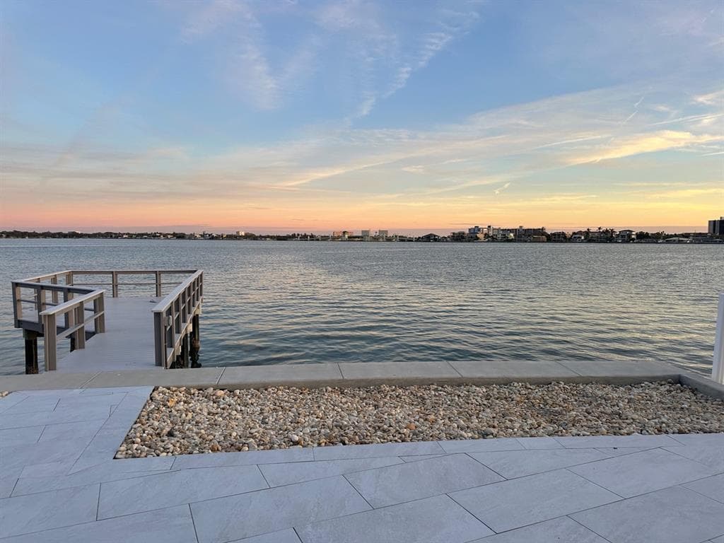 11005 8TH STREET E TREASURE ISLAND, FL 33706