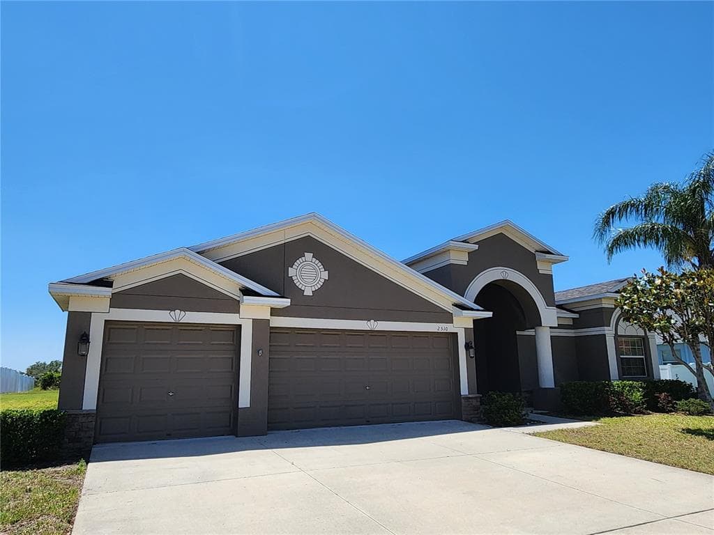 2510 CUMBERLAND CLIFF DRIVE RUSKIN, FL 33570