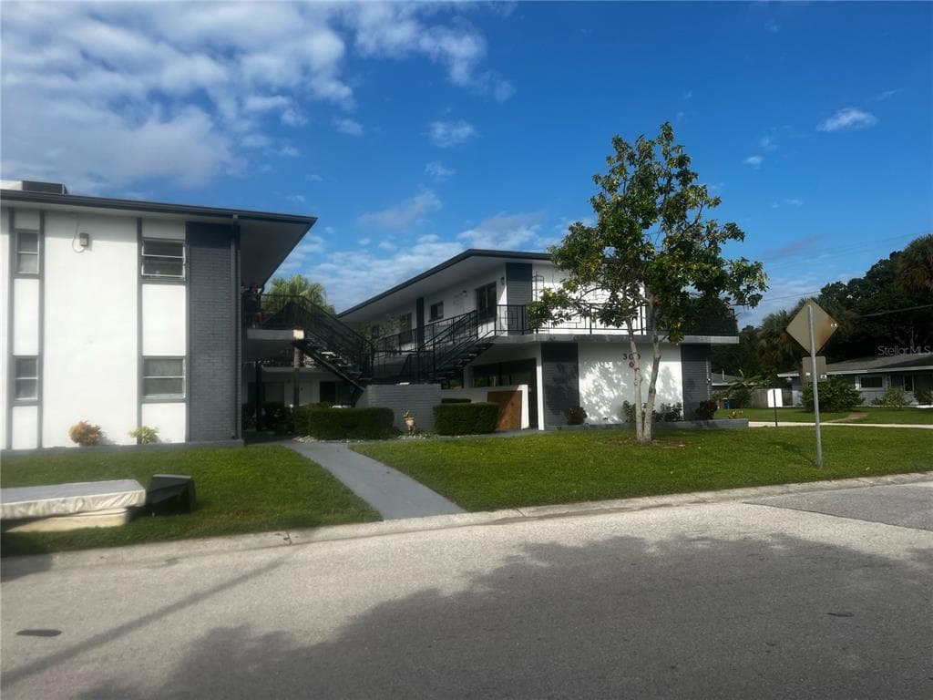 300 S NIMBUS AVENUE UNIT 2 CLEARWATER, FL 33765