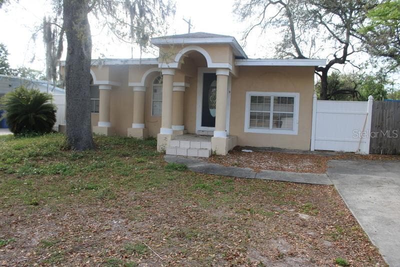 14936 PINECREST ROAD TAMPA, FL 33613