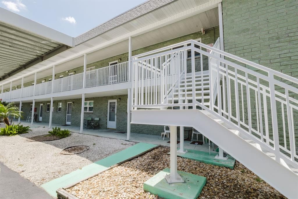 5287 81ST STREET N UNIT 25 ST PETERSBURG, FL 33709