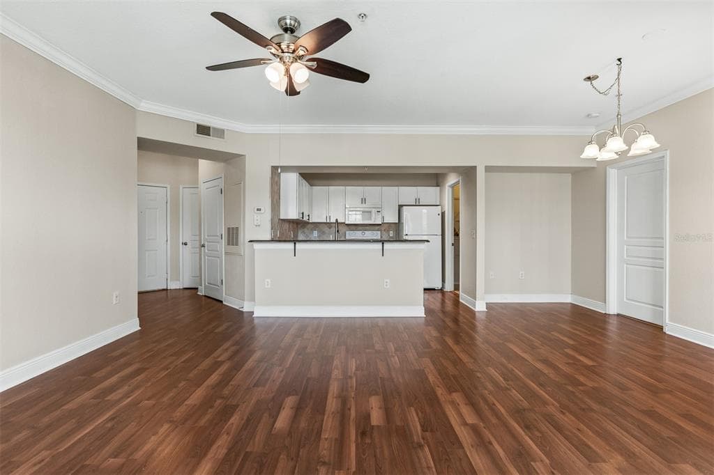 5125 PALM SPRINGS BOULEVARD UNIT 12206 TAMPA, FL 33647