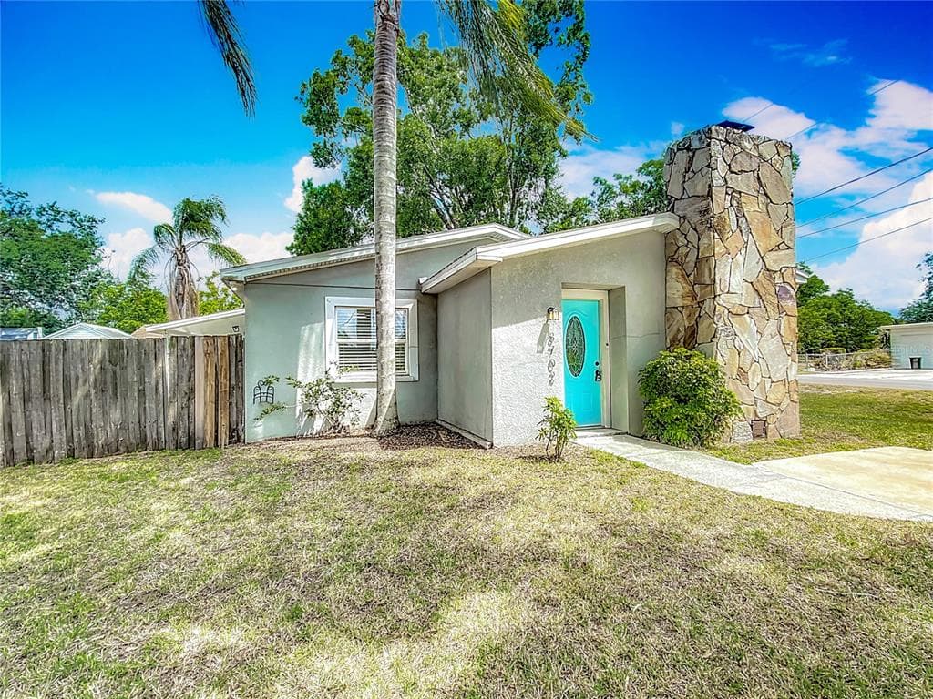 3702 W REYNOLDS STREET PLANT CITY, FL 33563