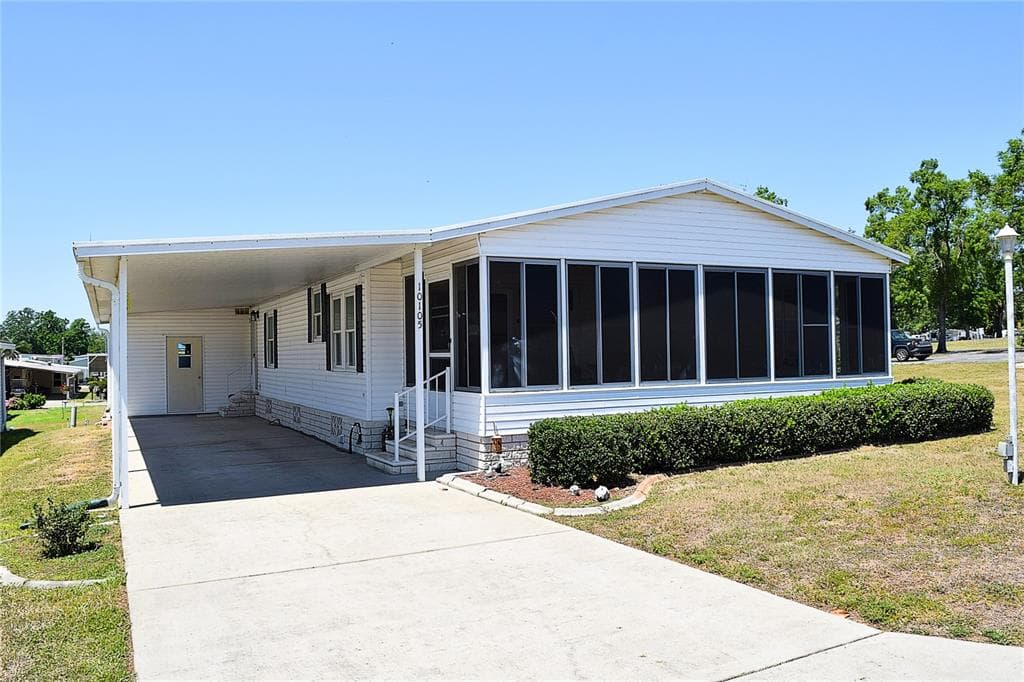10105 WELLINGTON AVENUE DADE CITY, FL 33525