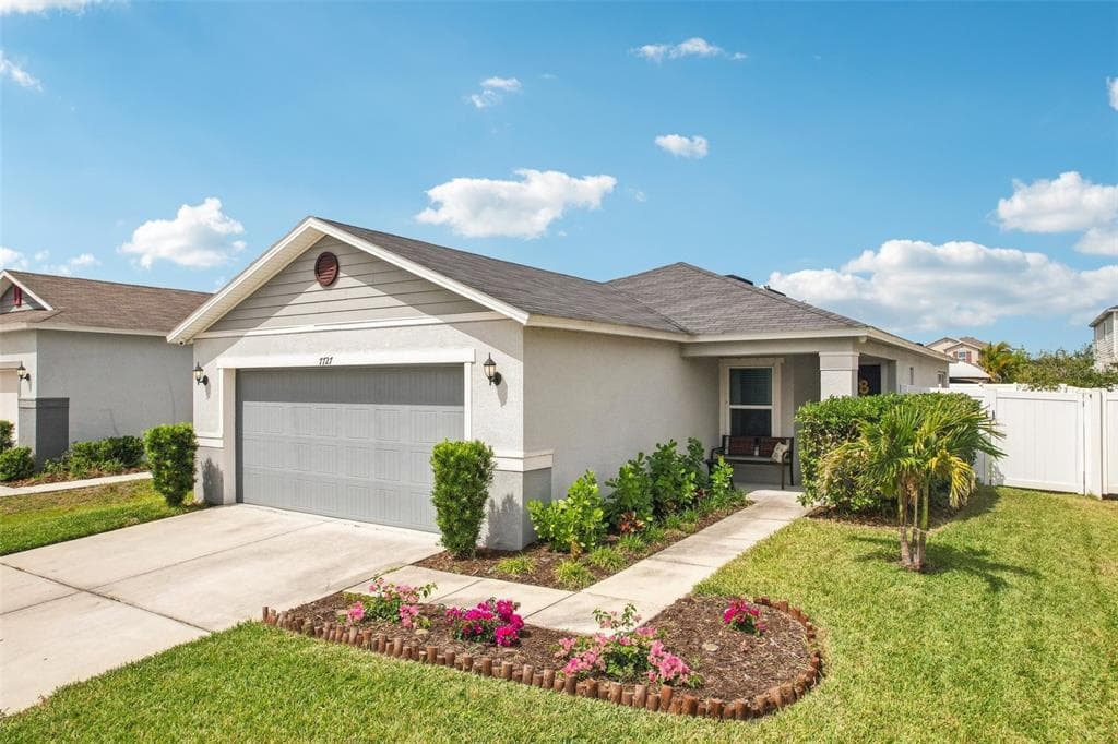 7727 SUNSHINE BRIDGE AVENUE GIBSONTON, FL 33534