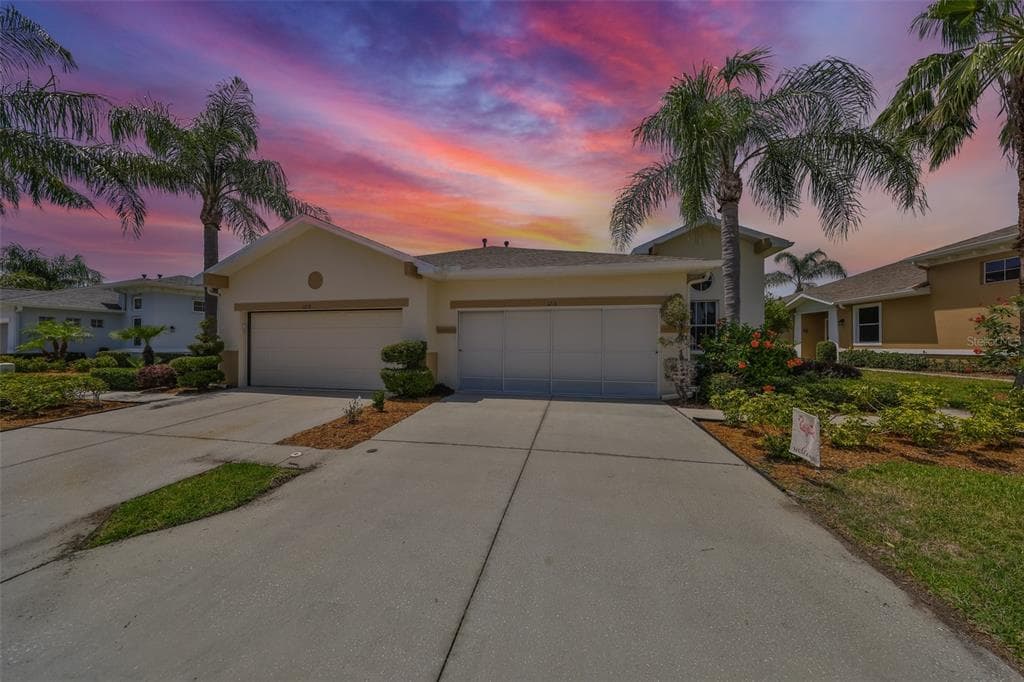 1216 LYNDHURST GREENS DRIVE SUN CITY CENTER, FL 33573