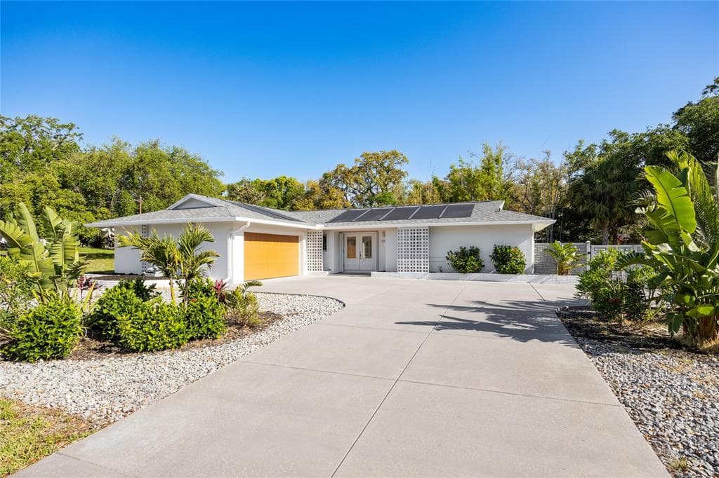 1300 FAIRWAY DR DUNEDIN, FL 34698