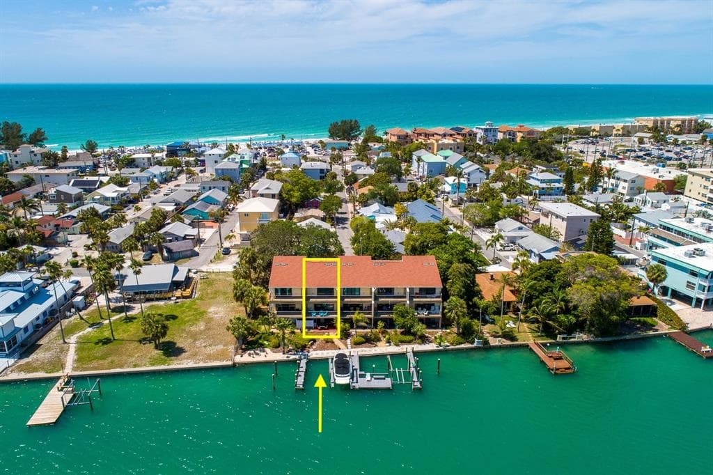 135 92ND AVENUE UNIT 2 TREASURE ISLAND, FL 33706