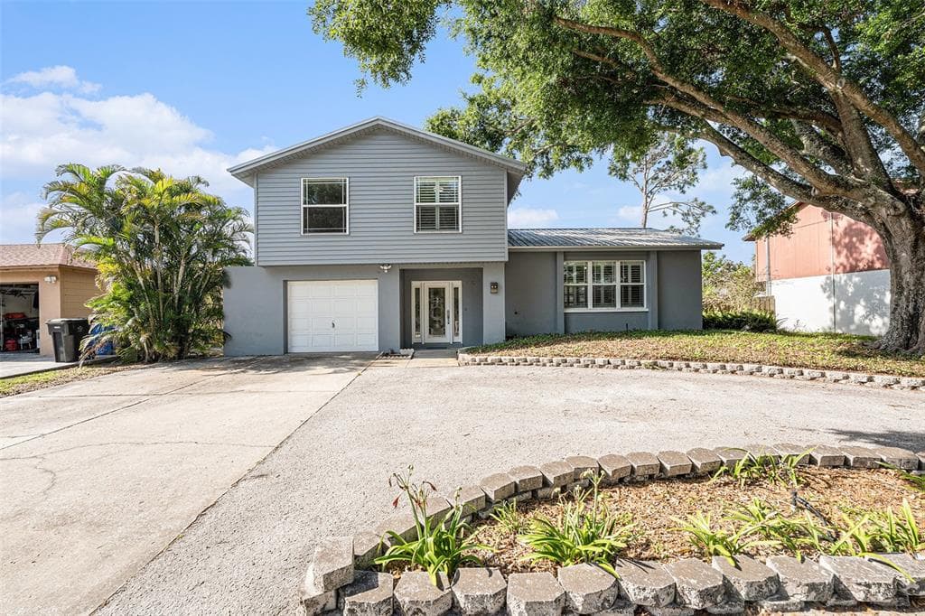 8212 MALVERN CIRCLE