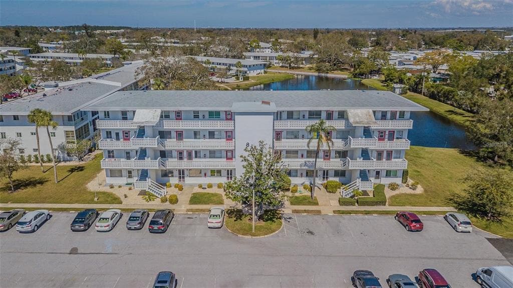 8055 112TH STREET UNIT 302 SEMINOLE, FL 33772