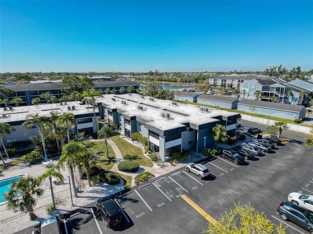 5509 FOUNTAIN LAKE CIRCLE UNIT C209 BRADENTON, FL 34207