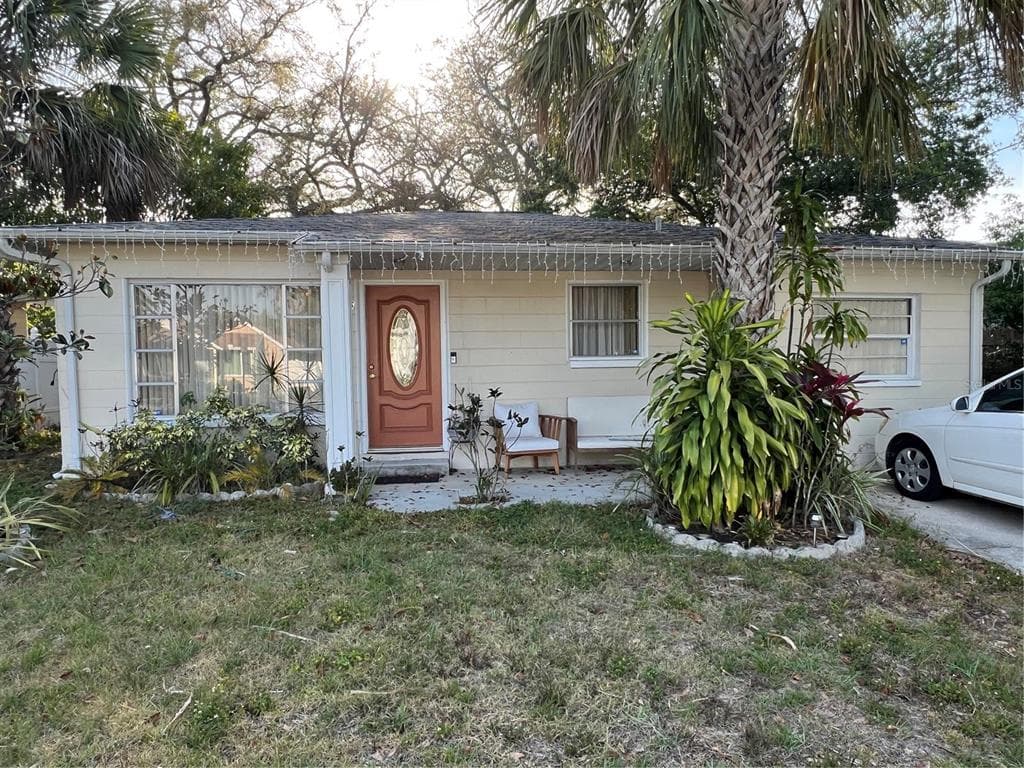 8405 N NEWPORT AVENUE TAMPA, FL 33604