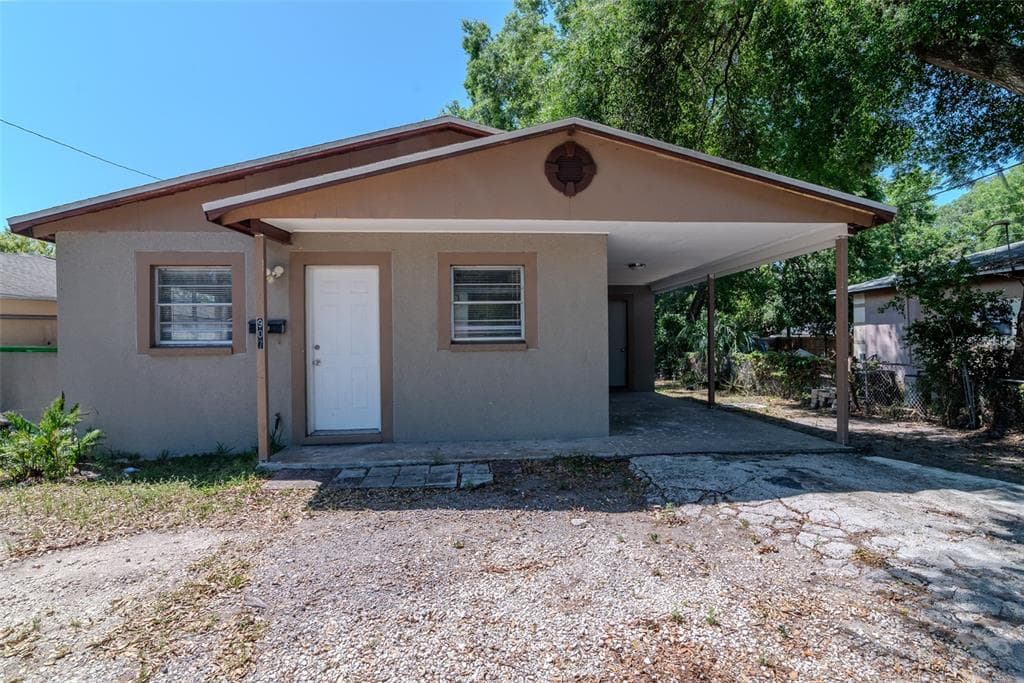 907 TYNER STREET PLANT CITY, FL 33563