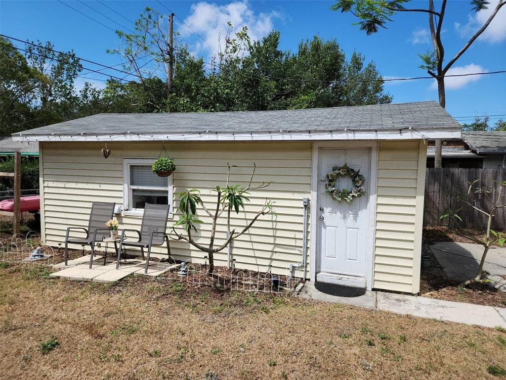 4976 14TH AVENUE N UNIT 1/2 ST PETERSBURG, FL 33710