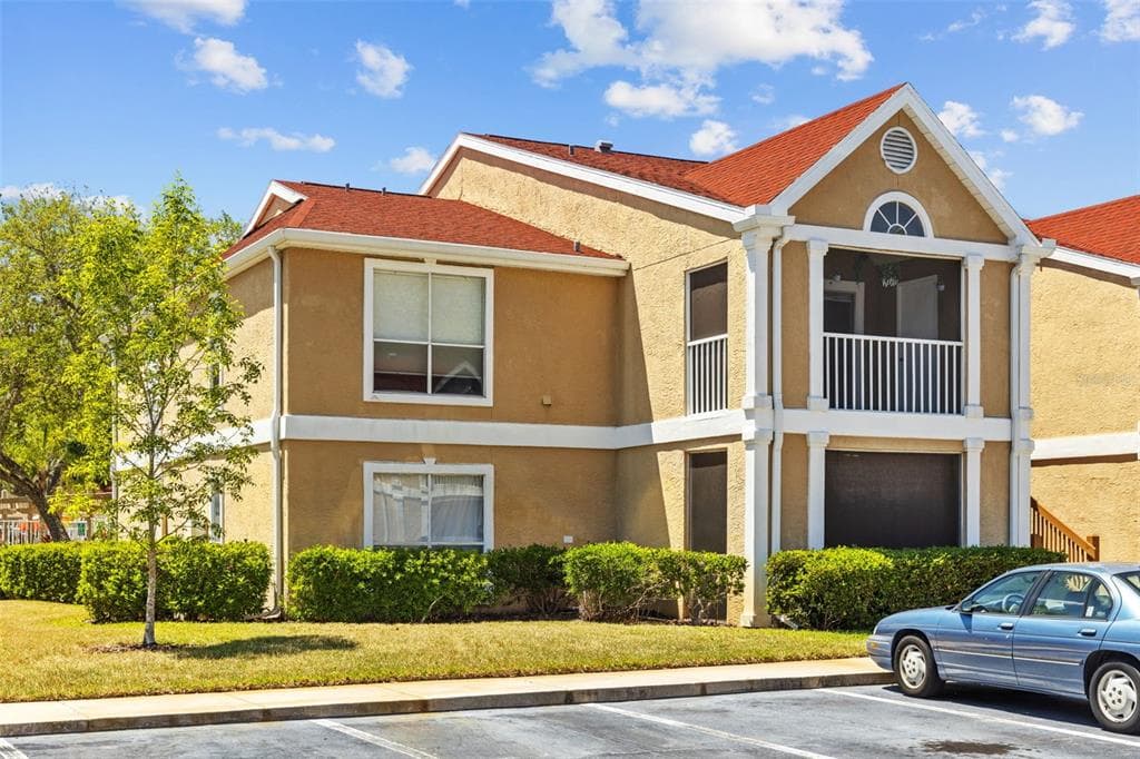 9481 HIGHLAND OAK DRIVE UNIT 305 TAMPA, FL 33647