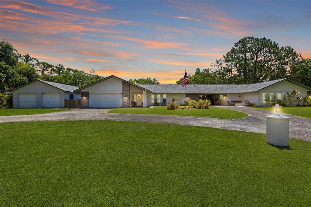 2400 COMMACK COURT NEW PORT RICHEY, FL 34655
