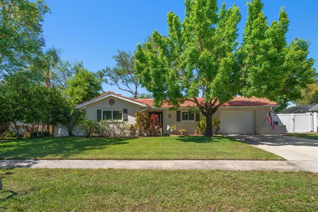 2731 SUNNY BREEZE AVENUE LARGO, FL 33770