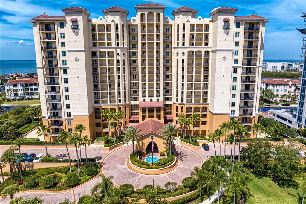 5823 BOWEN DANIEL DRIVE UNIT 606 TAMPA, FL 33616