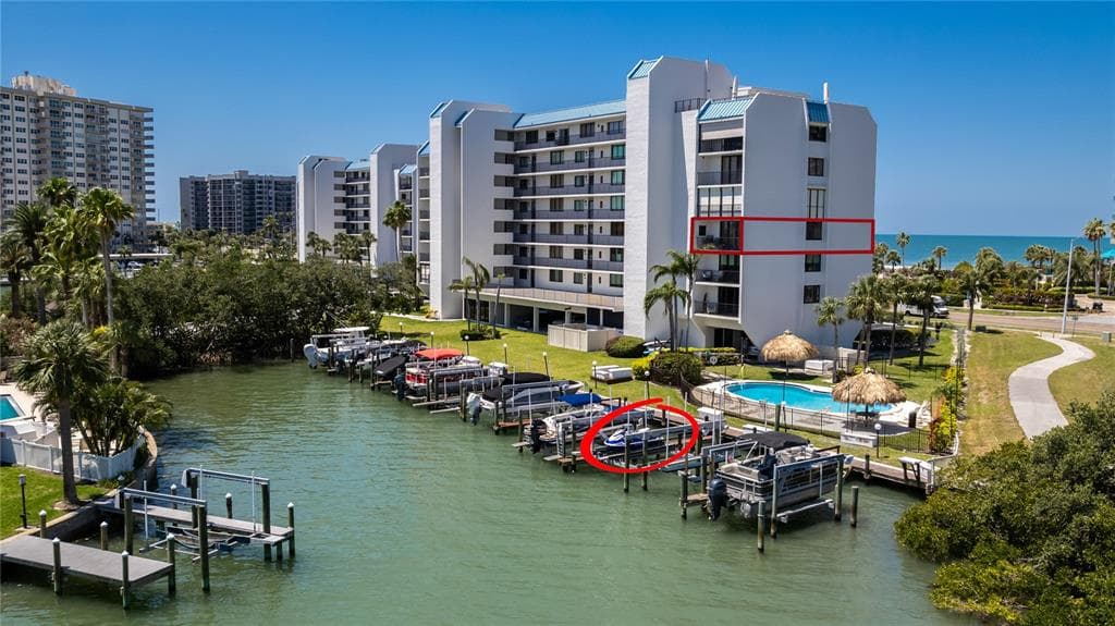 1581 GULF BOULEVARD UNIT 301N CLEARWATER BEACH, FL 33767