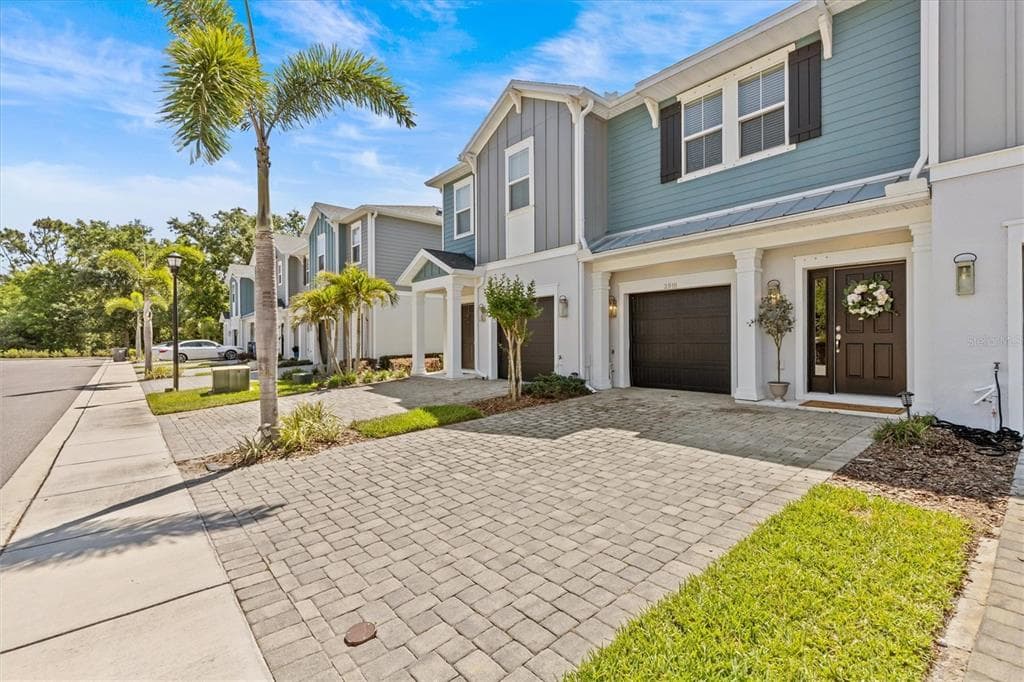 2818 GRAND KEMERTON PLACE
