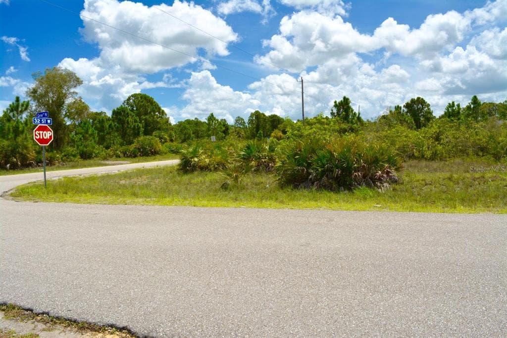 2922 GENE AVENUE N LEHIGH ACRES, FL 33971