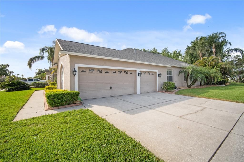 9901 KINGSHYRE WAY TAMPA, FL 33647