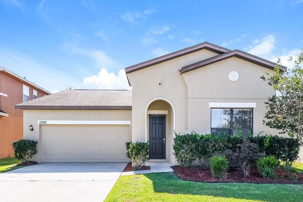 1090 HERMOSA WAY KISSIMMEE, FL 34744