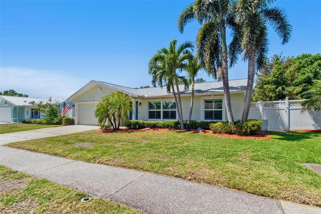 8182 129TH LANE N SEMINOLE, FL 33776