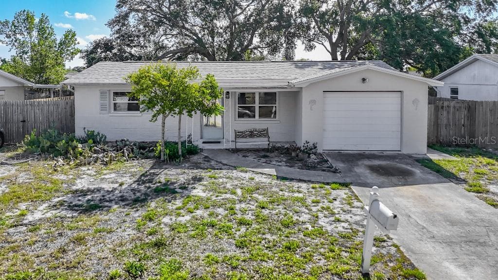 1408 MAYBURY DRIVE HOLIDAY, FL 34691