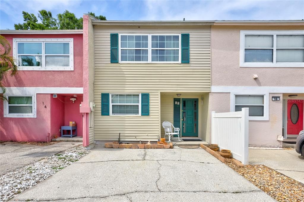 2811 S PINES DRIVE UNIT 15 LARGO, FL 33771