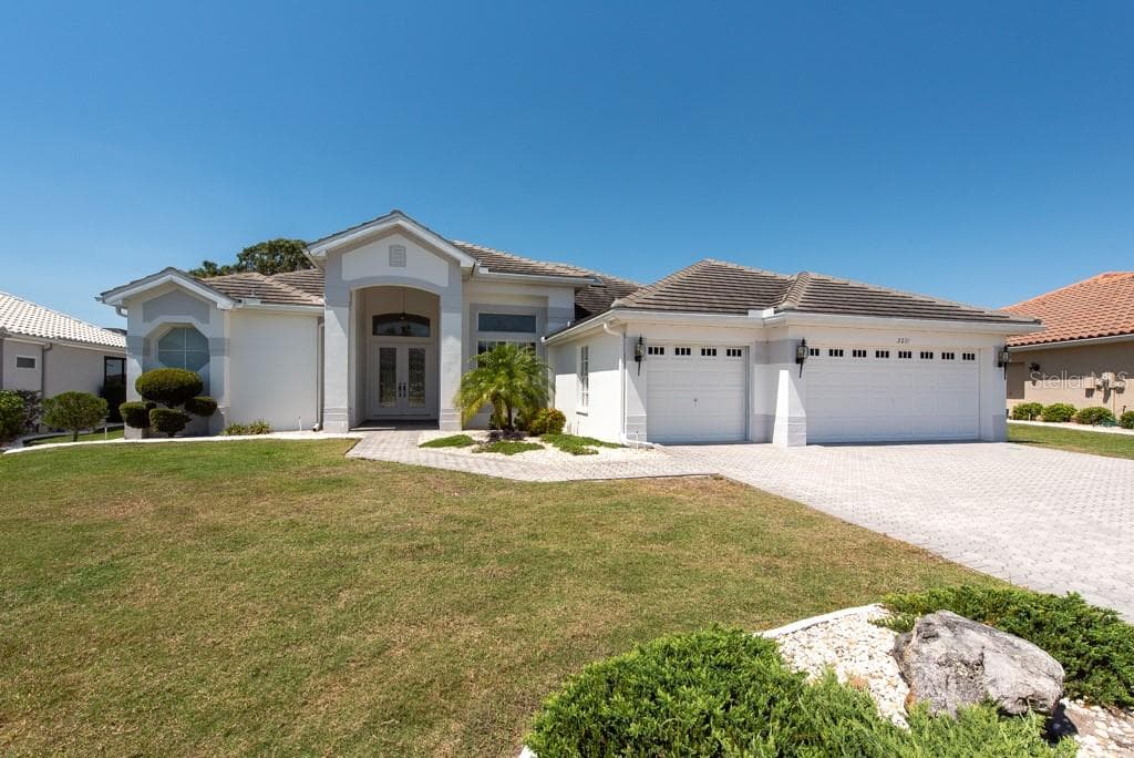 2231 PLATINUM DRIVE SUN CITY CENTER, FL 33573