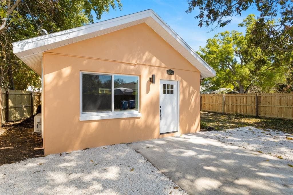 2517 OAKDALE ST S UNIT B ST PETERSBURG, FL 33705