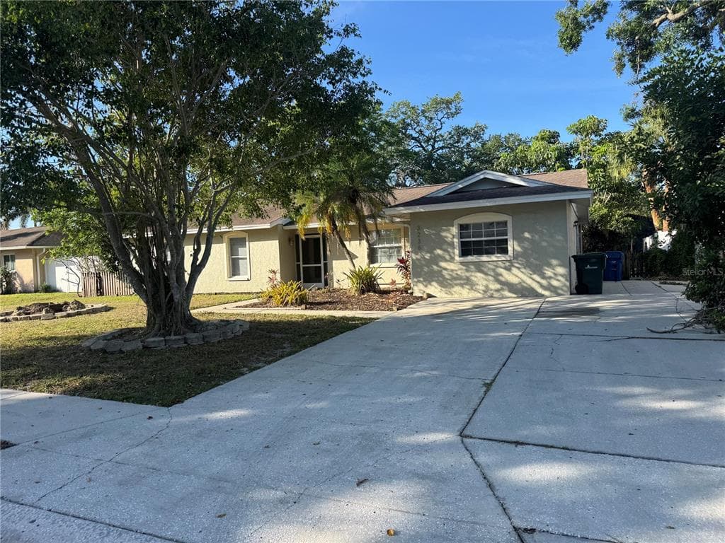 3236 KINGSWOOD DRIVE SARASOTA, FL 34232