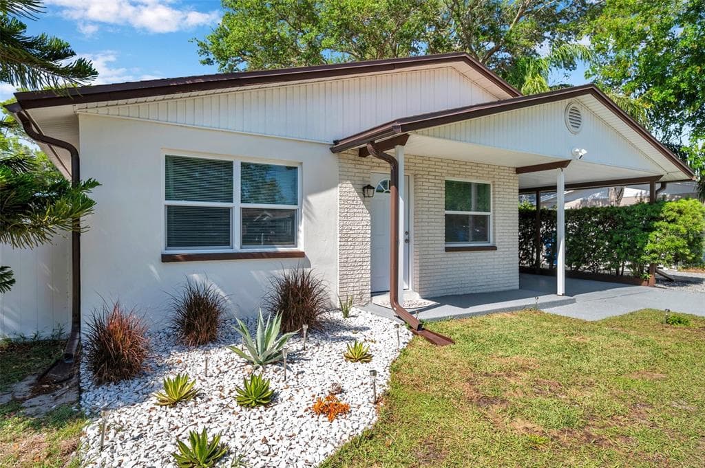 2873 KAREN AVENUE LARGO, FL 33774