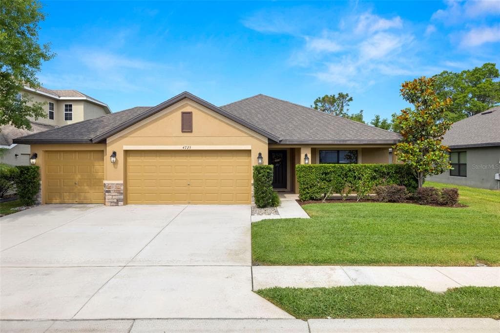 4725 ROYAL BIRKDALE WAY WESLEY CHAPEL, FL 33543