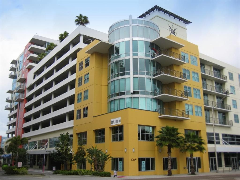 1208 E KENNEDY BOULEVARD UNIT 1220 TAMPA, FL 33602