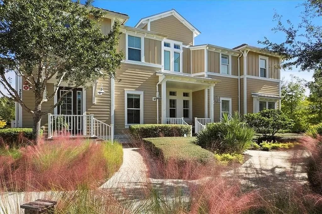 325 SAPPHIRE LAKE DRIVE UNIT 201 BRADENTON, FL 34209