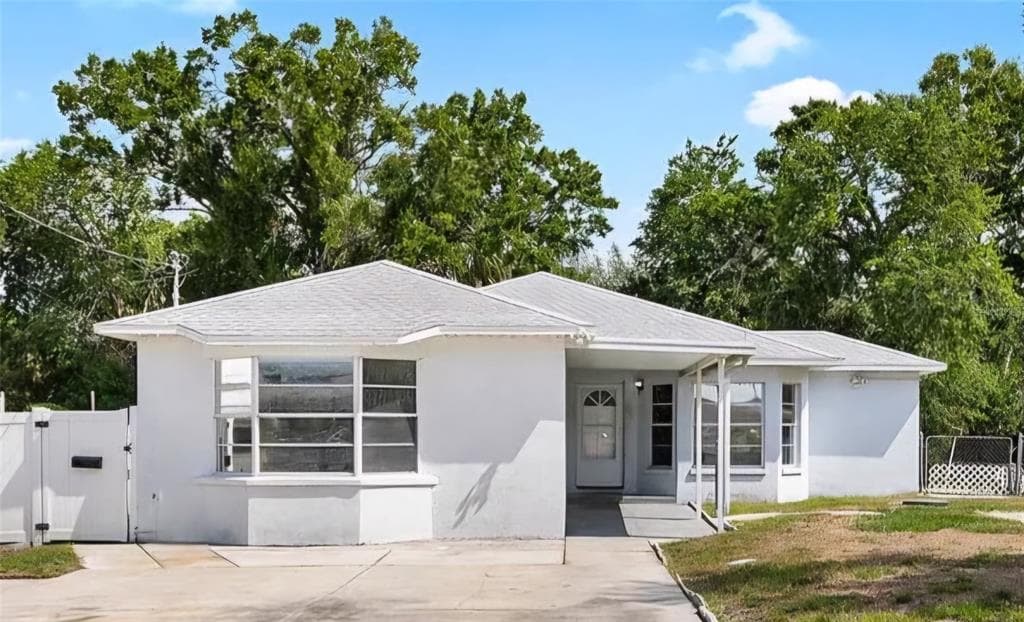 8513 SUNBEAM LANE TAMPA, FL 33615