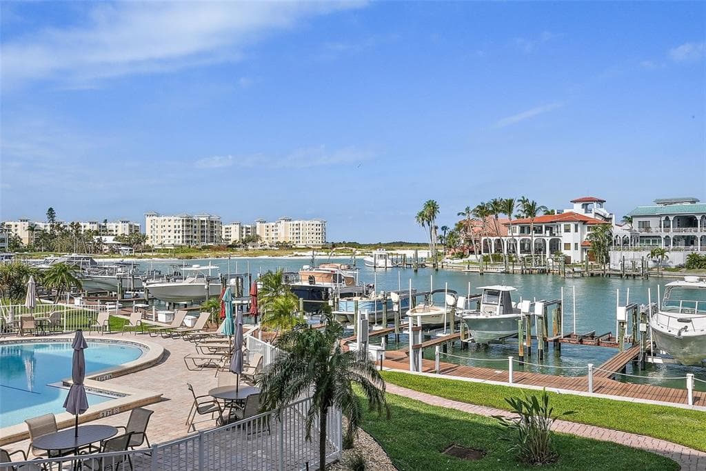 936 PINELLAS BAYWAY S UNIT T-5 TIERRA VERDE, FL 33715