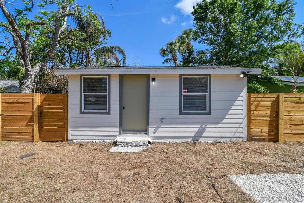 2623 21ST STREET SARASOTA, FL 34234