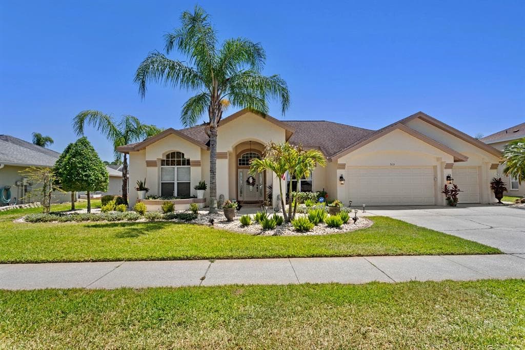 5113 EPPING LANE ZEPHYRHILLS, FL 33541