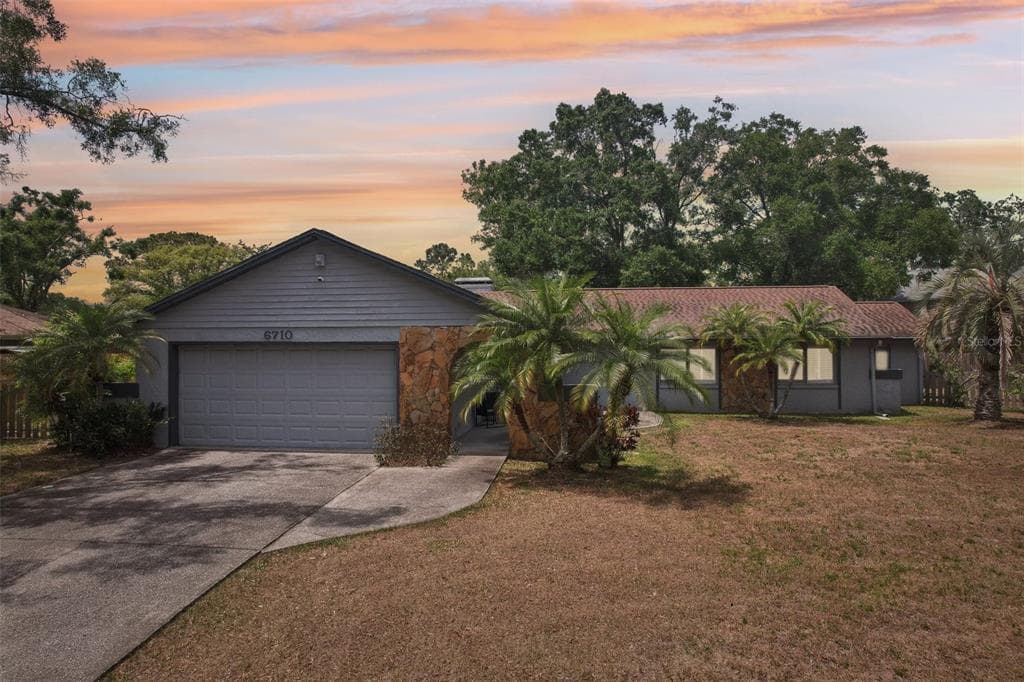 6710 SANDSCAPE LANE TEMPLE TERRACE, FL 33617