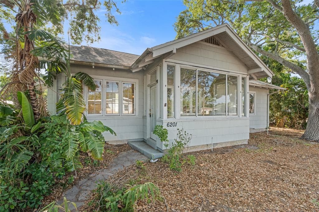 6201 6TH STREET S ST PETERSBURG, FL 33705