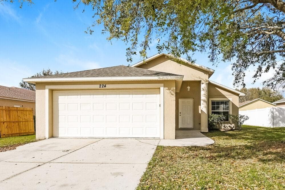 224 EAGLE POINT LOOP AUBURNDALE, FL 33823