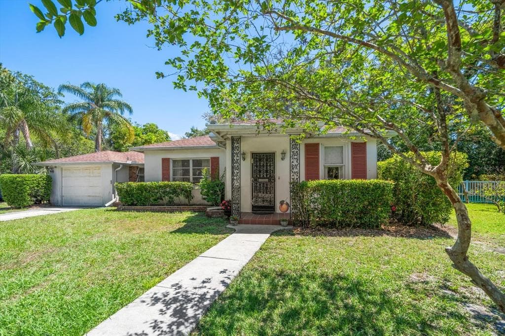 219 PARK CIRCLE S DUNEDIN, FL 34698